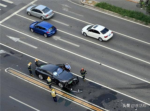 如何找当地皇冠代理_知名车评人陈震开劳斯莱斯发生车祸？交警：事故发生在下午3时许如何找当地皇冠代理，正处理中